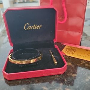 Love bangle gold color XS